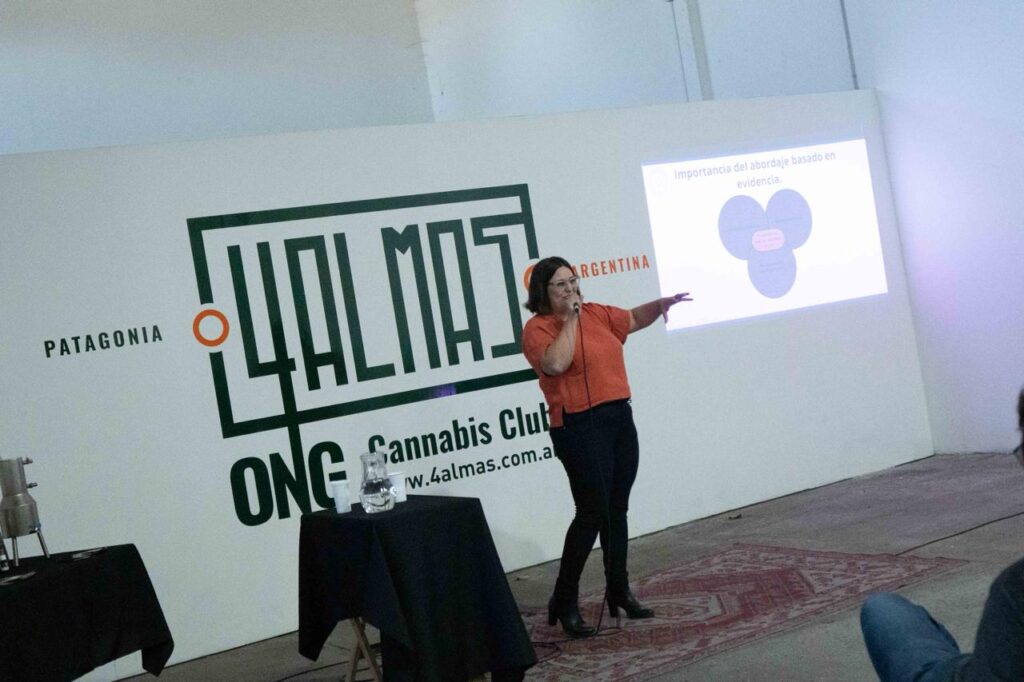 La Dra. Mailen De RIto en ciclo organizado por el club 4 Almas